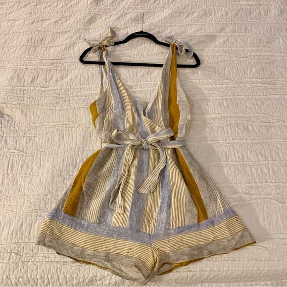 Like new Petal & Pup romper with tie waist and pockets. - Picture 4 of 7